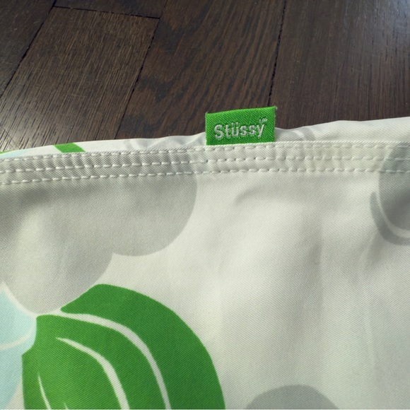 Stussy Swim White Floral Shorts - Picture 4 of 8